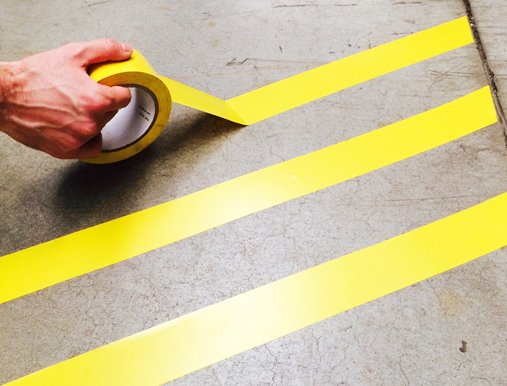CINTA ADHESIVA DJOIS PARA MARCAJE Y SEALIZACION DE SUELO 33 MT X 50 MM COLOR AMARILLO