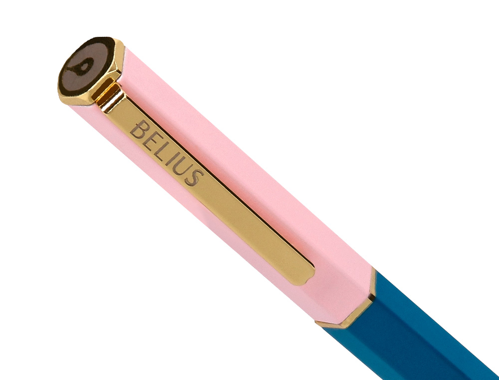BOLIGRAFO BELIUS MACARON BLISS FORMA HEXAGONAL COLOR ROSA/ AZUL Y DORADO TINTA AZUL CAJA DE DISEO