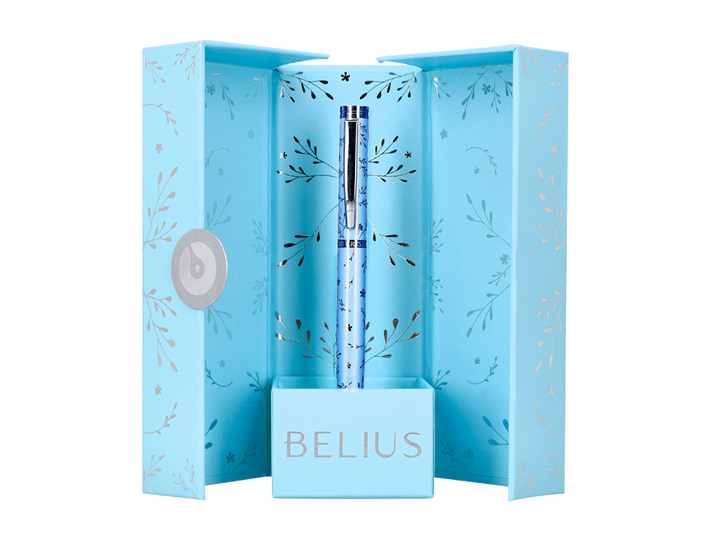 BOLIGRAFO BELIUS BELLA ALUMINIO COLOR AZUL CELESTE DISEO PLATEADO RELIEVE TINTA AZUL CAJA DE DISEO