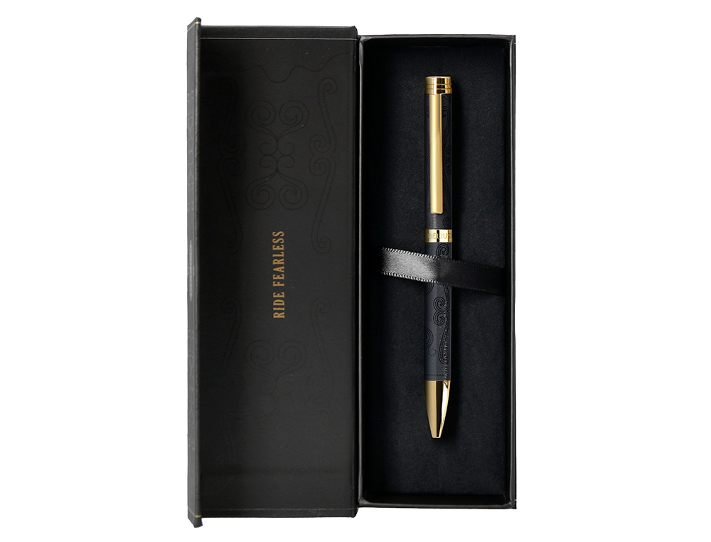 BOLIGRAFO BELIUS WILD WEST ALUMINIO COLOR NEGRO DORADO TINTA COLOR AZUL CAJA DE DISEO