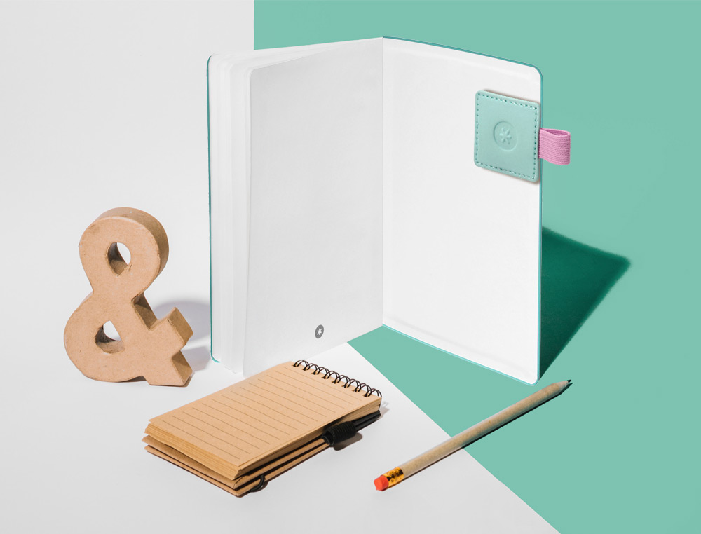 PORTABOLIGRAFO AUTOADHESIVO ANTARTIK PARA CUADERNO NOTE CON ELASTICO HASTA 15 MM GROSOR 80 MM TURQUESA Y ROSA